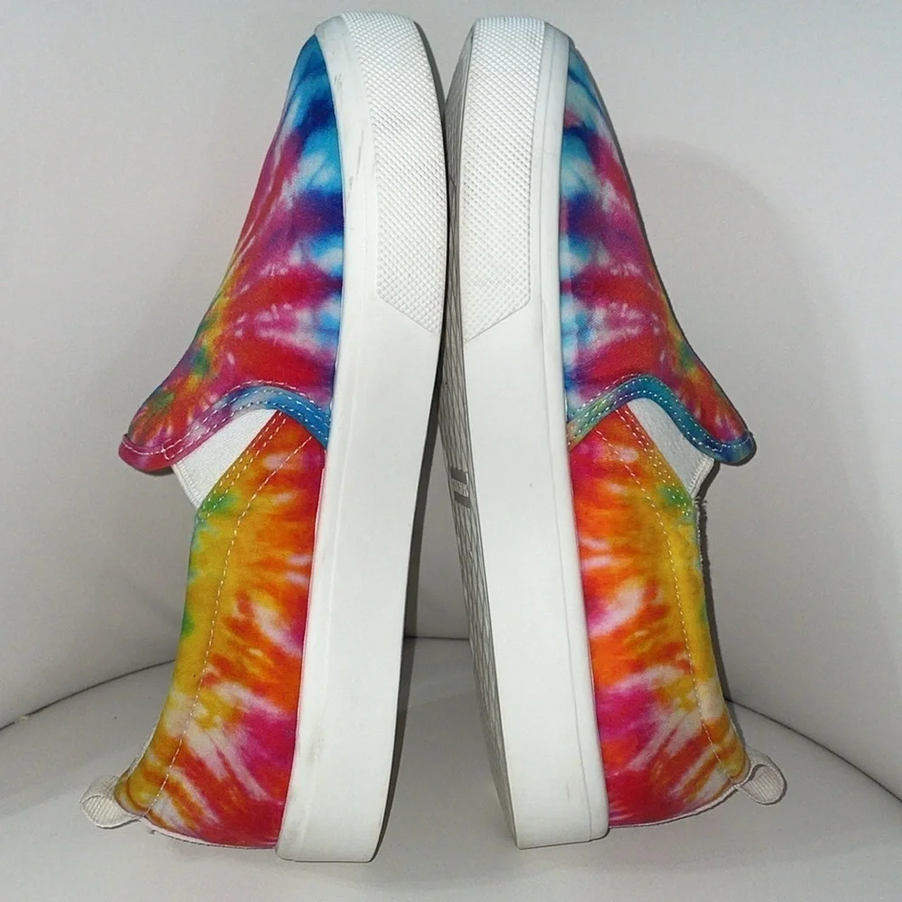 Skechers Poppy Hippy Hype Women Size 7.5 Rainbow Tie Dye Canvas Sneaker Shoe